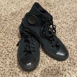 Converse High tops - men’s 8.5 / women’s 10.5